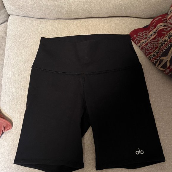 ALO Yoga 7" High Waist Biker Short, Black (Size S) - Picture 3 of 5
